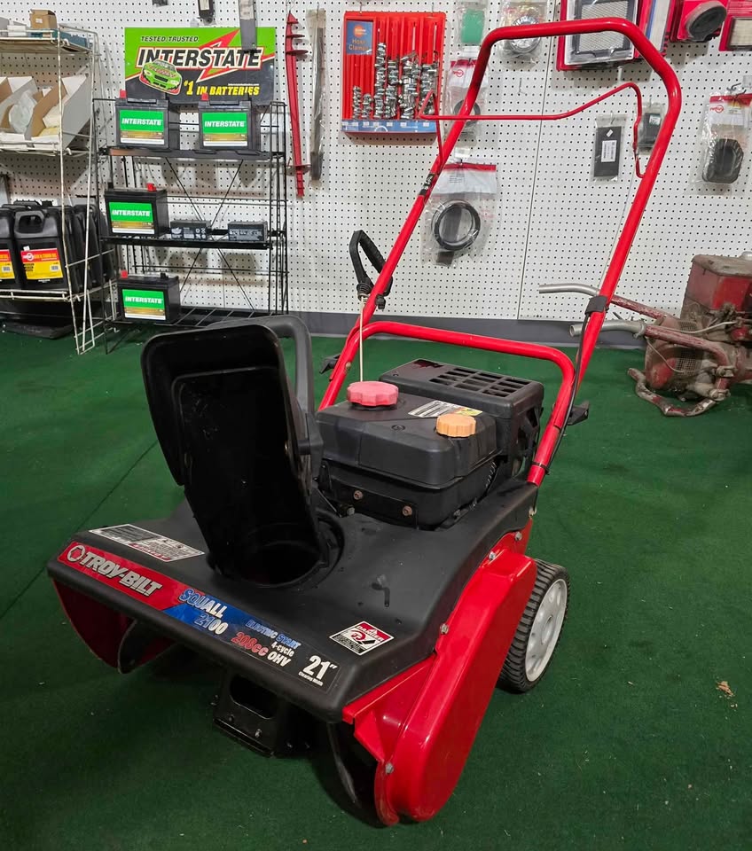Troy Bilt Squall 2100 Single Stage 21